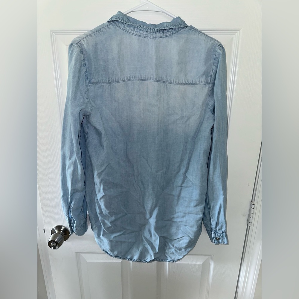 Size Small Chelsea & Violet Denim Button Down Shirt - ultra soft and gently worn - Picture 7 of 9